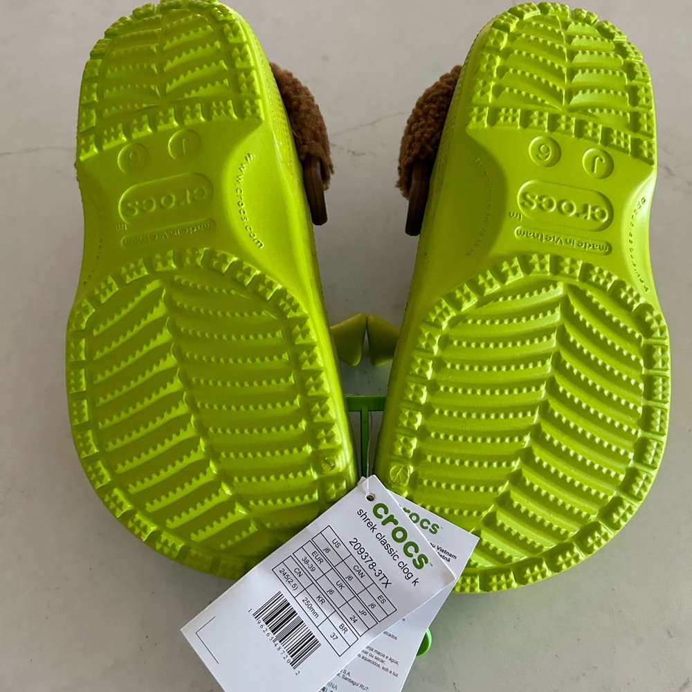 NWT Shrek Crocs